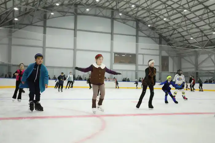 Ледовый дворец: старт для будущих чемпионов!