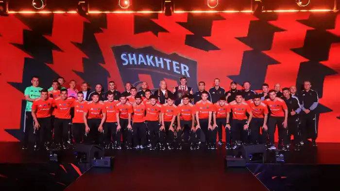 Обновлённый состав футбольного клуба «Шахтёр» в Караганде: акцент на развитие молодёжи и инфраструктуры