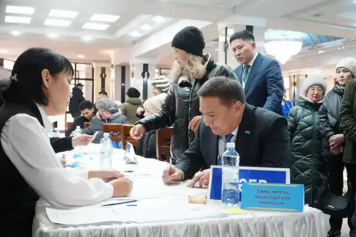 Участие Марата Ахметжанова в референдуме: призыв к активной гражданской позиции в свете изменений Конституции Казахстана