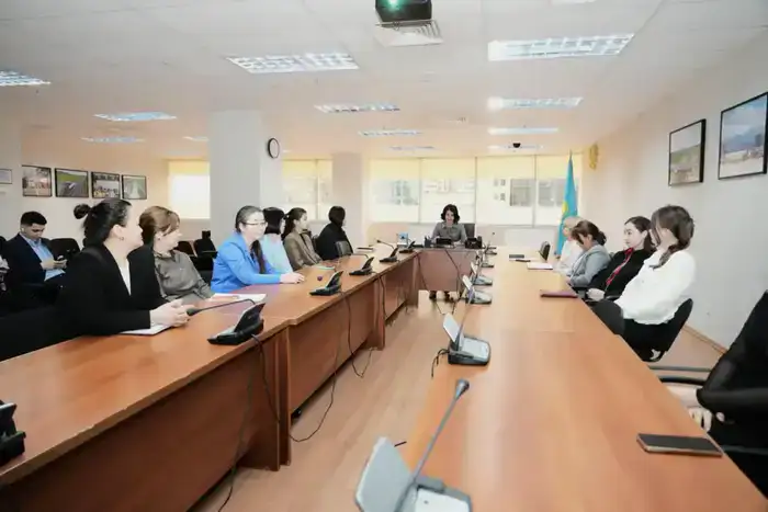 В Министерстве транспорта прошел круглый стол на тему «Женщины —основа развития страны и семейных ценностей» (3)