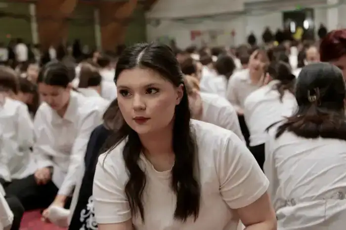 Массовое участие школьниц в игре бес асық как способ сохранения культурных традиций