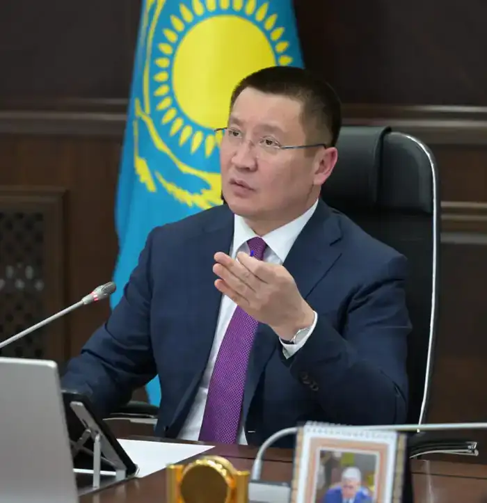 Аким области Асаин Байханов провел совещание по вопросам реализации проектов нового строительства, реконструкций и капитальных ремонтов (2)