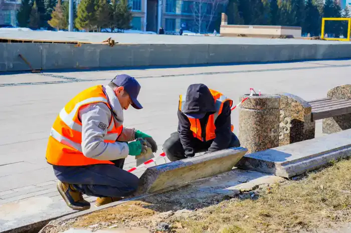 В столице продолжаются масштабные работы по саночистке после зимы (4)