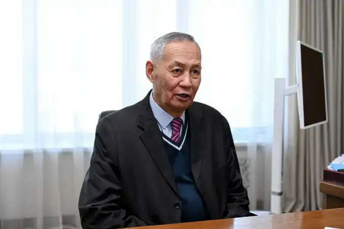 Встреча двух мудрецов: аким области и профессор Еспенбетов обсуждают наследие Абая