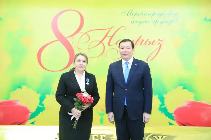 Накануне весеннего праздника актюбинские женщины были удостоены государственных наград (5)