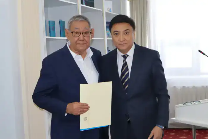 В Астане прошла презентация книги Шархана Казыгула (4)