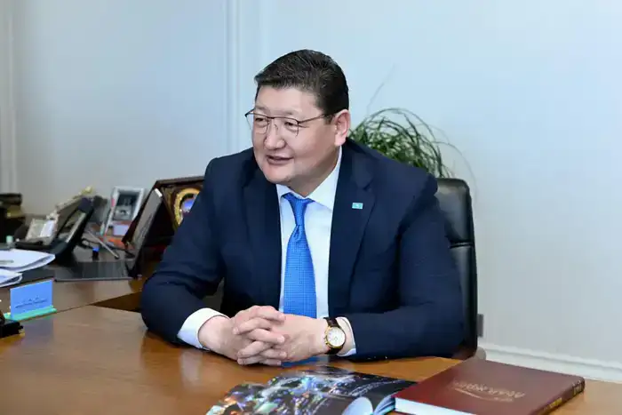 Аким области встретился с travel-блогером Дастаном Мухамедрахымом (2)