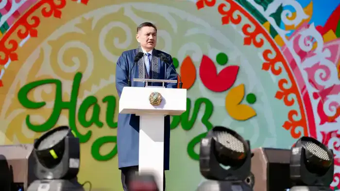 Более 5000 домбристов из ВКО собралися в центре города для исполнения песни «Акбулак» и установили мировой рекорд