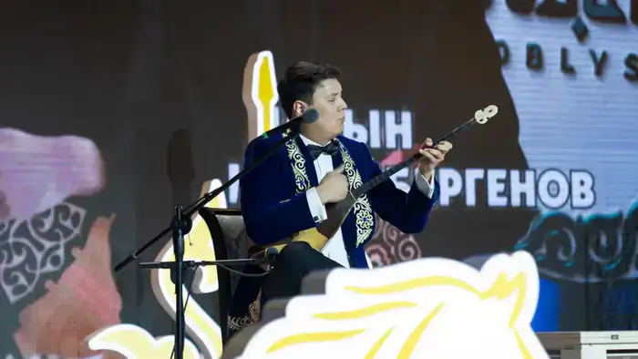 Акыны области Абай прошли в следующий этап республиканского командного айтыса (3)