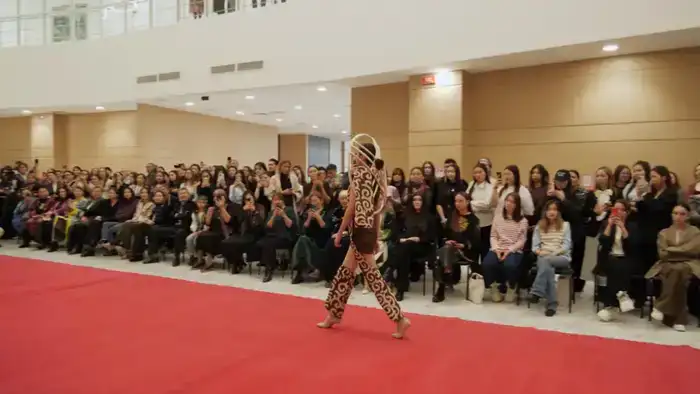 От орнамента к тренду: в столице показали современные образцы казахской одежды (9)