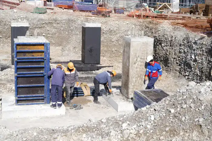 Олжас Бектенов проверил реализацию поручений Президента по строительству электростанции в Туркестанской области (5)