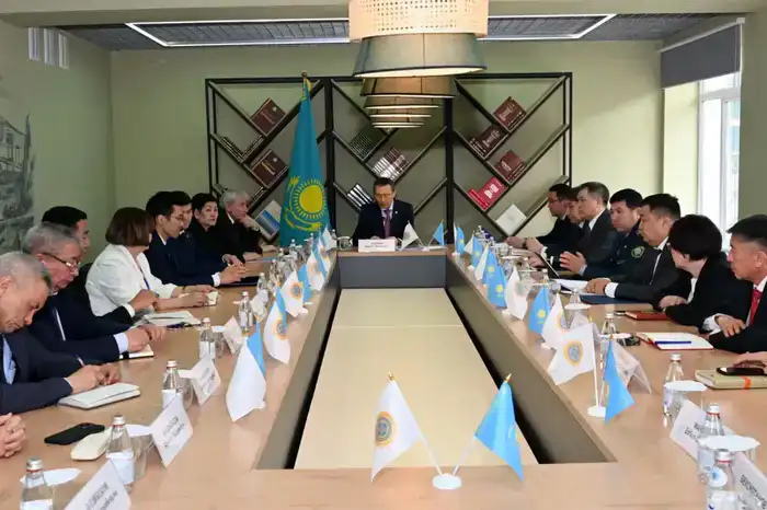 Создание условий для свободного волеизъявления граждан: визит Председателя ЦКР в Алматы и Алматинскую область (4)