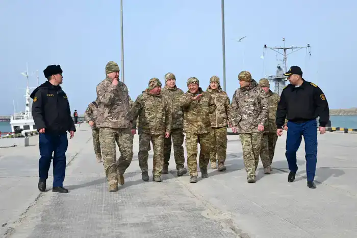 Начальник Генерального штаба проверил боеготовность кораблей Военно-морских сил (9)