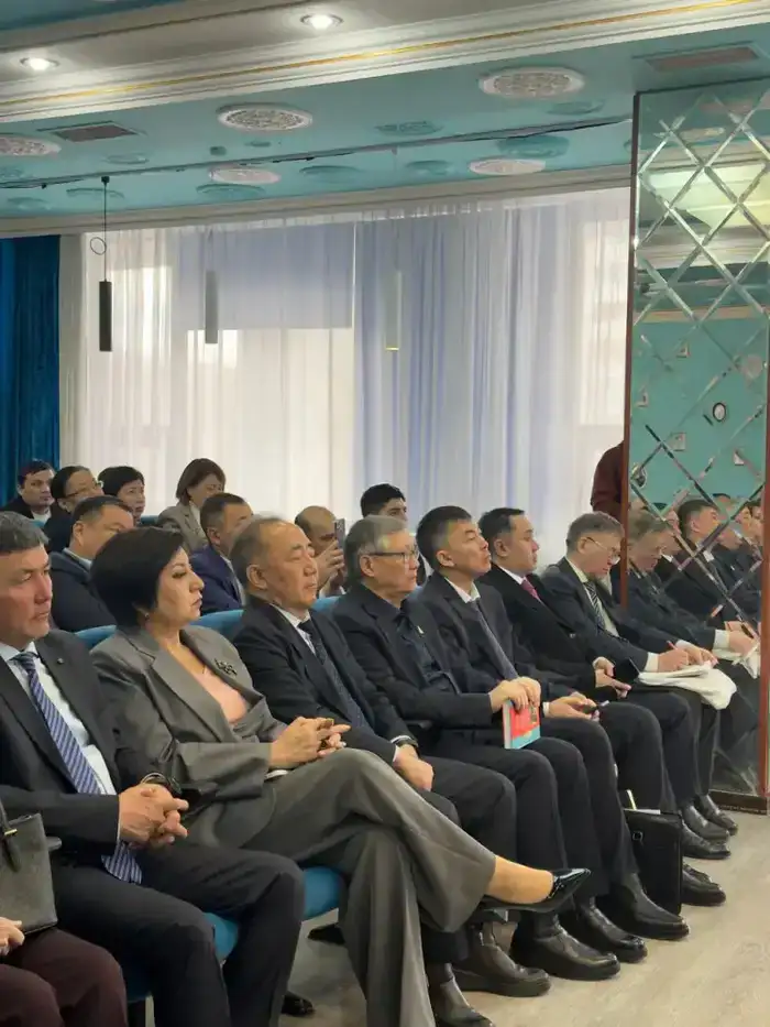 «Мастерская писателя»: в Астане состоялась встреча с выдающимся кыргызским писателем Султаном Раевым (3)