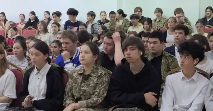 Обсуждение правонарушений в колледже: прокуроры предупреждают студентов о последствиях нарушений