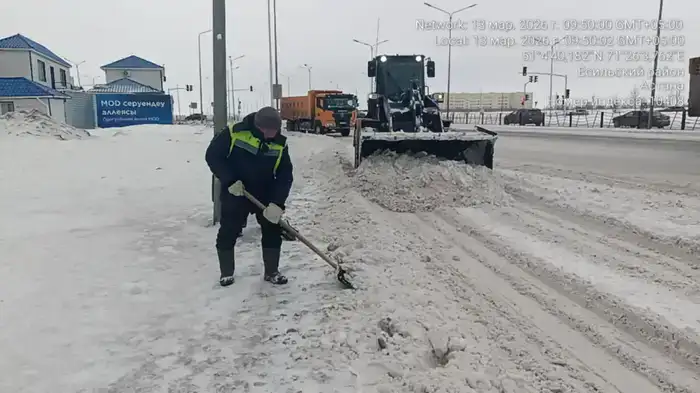 Более 1 800 единиц спецтехники задействовано в снегоуборочных работах в Астане (7)