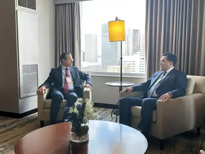 Казахстан обсудил с Shell добычу на ключевых месторождениях (2)