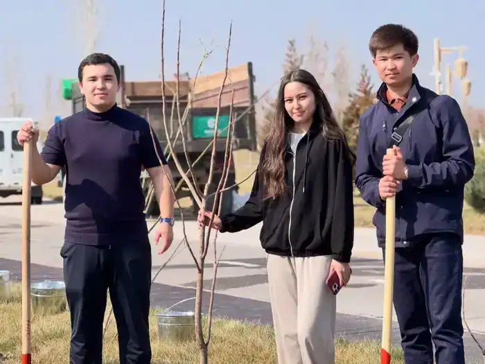 Kazakhstan's Youth Unites for Environmental Clean-Up on 'Tazaru Kuni'