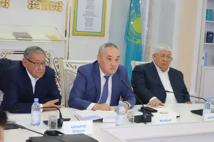 Презентация книги Шархана Казыгула в Астане юбилейный сборник произведений Шымкенте