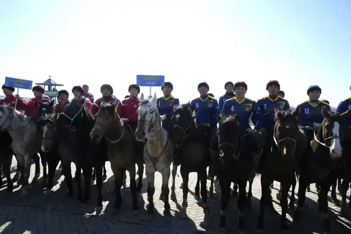 Национальный день спорта в Жетісу: дети сыграли в асыки с помощью роботов (8)