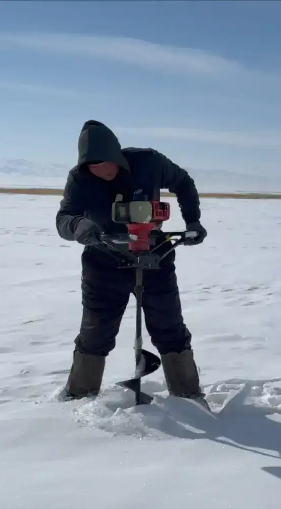 На озере Зайсан проведены работы по аэрации воды (3)