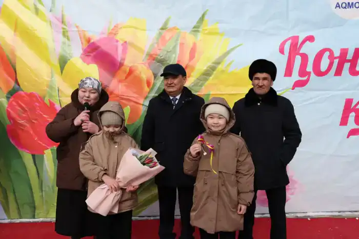 В г. Косшы вручены ключи от 40 квартир новосёлам (10)