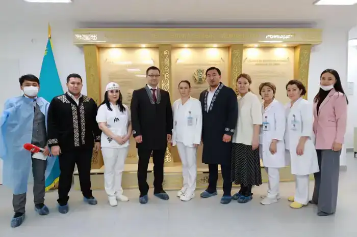 Необычный подарок получили новорожденные в День обновления в Астане (5)