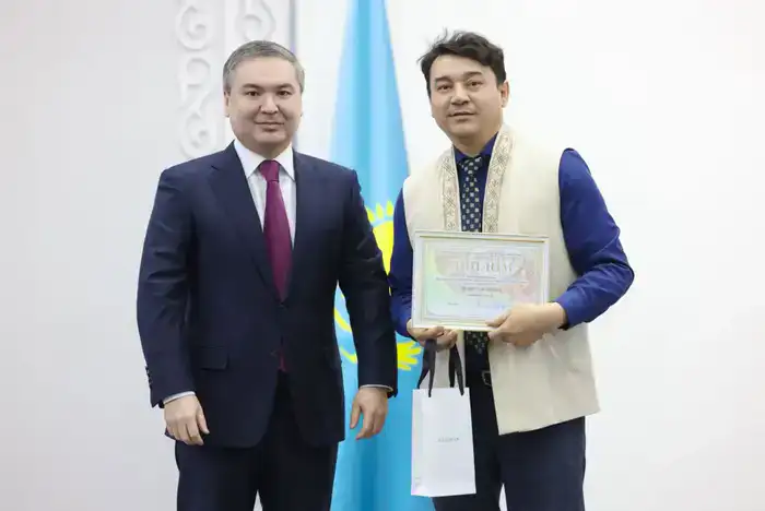 В Министерстве промышленности и строительства отметили Наурыз: Ерсайын Нагаспаев поздравил коллектив (4)