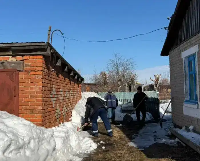 Участие жителей и волонтёров в акции по благоустройству Алтынсаринского района