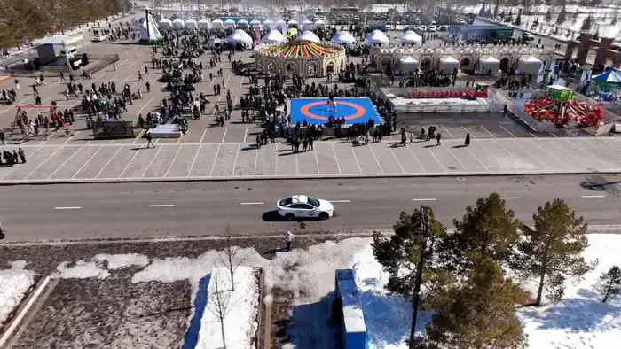 Digital Nauryz: В Астане прошёл демонстрационный заезд беспилотного автомобиля (2)