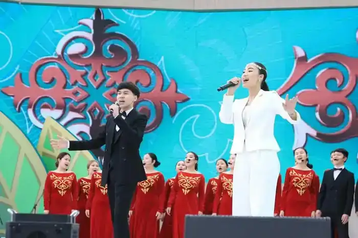 Наурыз: Музыка и радость в сердце Шымкента!