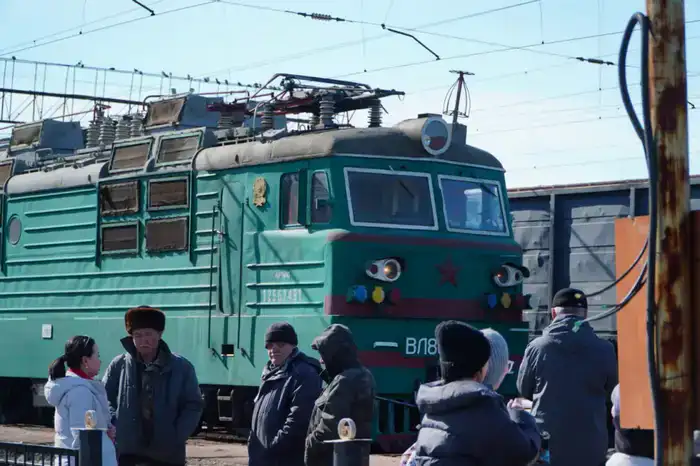 В Буландынском районе проверили ход реконструкции железнодорожного вокзала (4)