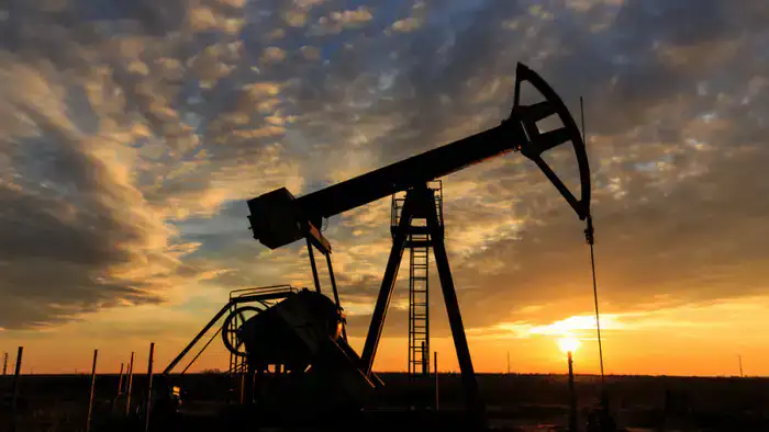 Цены на нефть стремительно растут на фоне эскалации конфликта с Ираном и атак на танкеры в Ормузском проливе