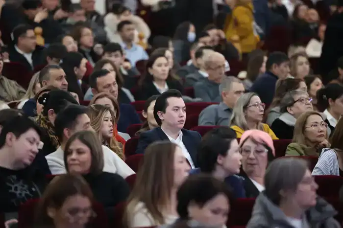 Представители финансового сектора обсудили проект новой Конституции с членами Общенациональной Коалиции (2)