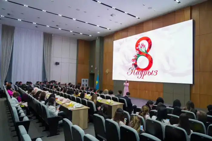 Нуралхан Кушеров поздравил женщин-госслужащих с Международным женским днем в Туркестанской области