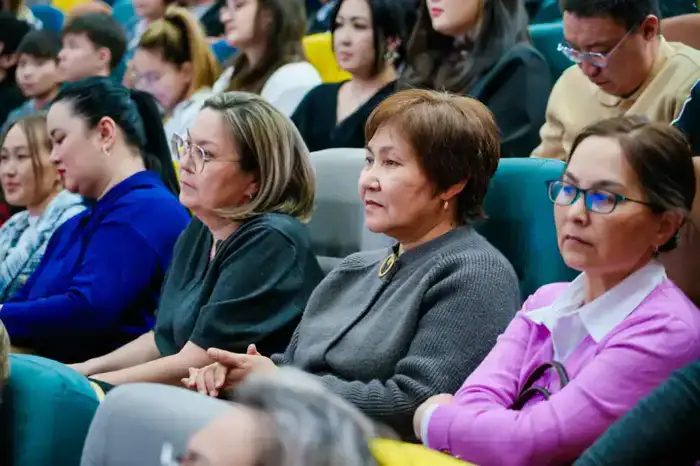 «Адал Азамат»: урок патриотизма провели для столичных школьников (10)