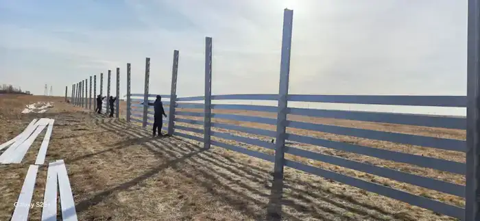 Зима без заносов: на трассе «Астана – Кокшетау» тестируют новую снегозащитную систему (7)