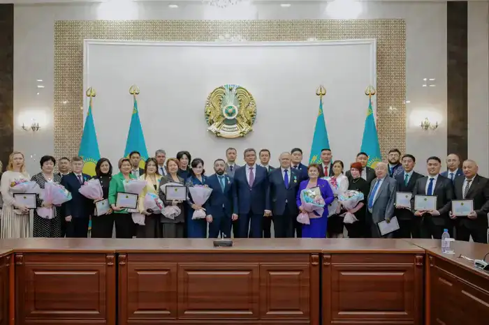 Гордость и признание: аким области вручил государственные награды жителям региона