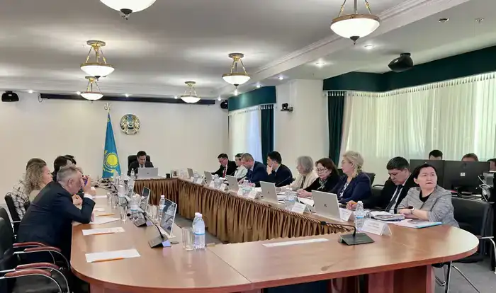 В МТСЗН обсудили актуальные вопросы работы Портала социальных услуг «Aleumet» (5)