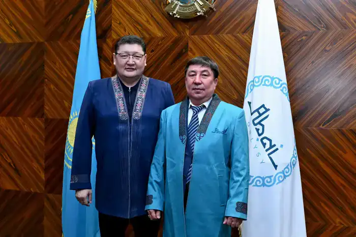 Аким области встретился с айтыскерами и деятелями искусства (4)