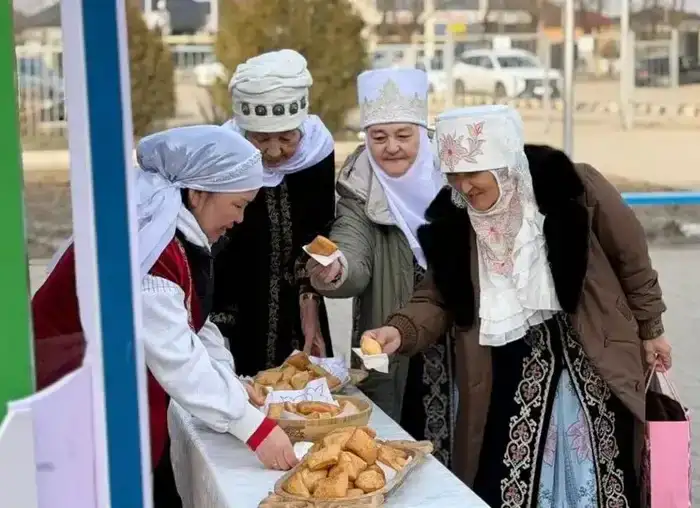 В Илийском районе прошла «Бауырсақ party» в день референдума, объединяющая местное сообщество