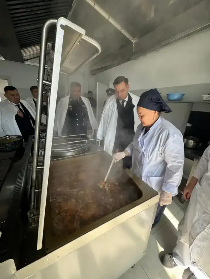 Артур Ластаев проверил условия содержания несовершеннолетних в колонии Алматы