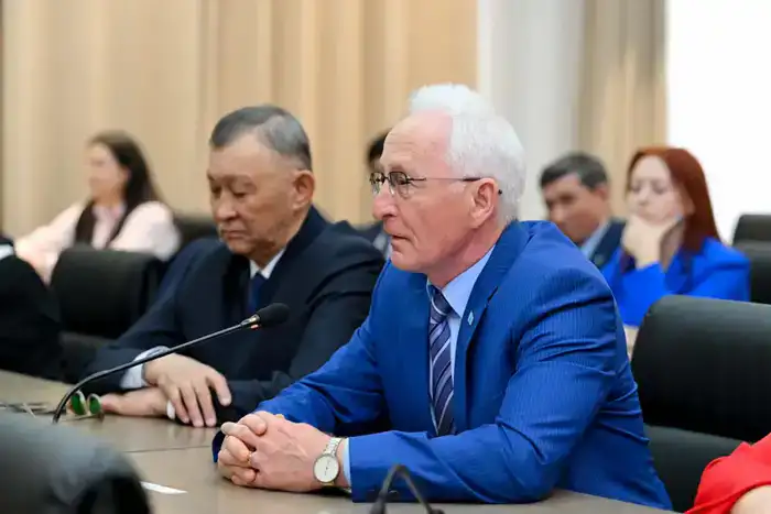 Члены общественного совета области Абай выразили поддержку новой Конституции (5)
