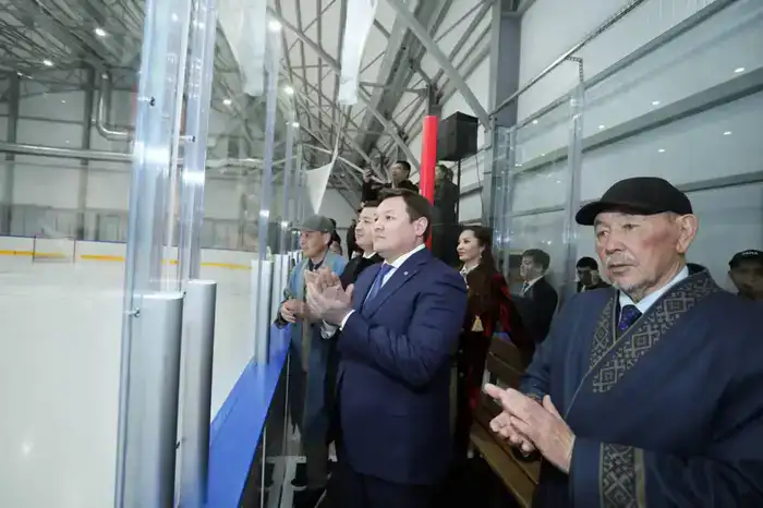 В Мангистауской области открылся ледовый дворец международного стандарта (6)