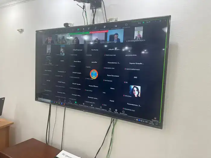 В Казахстане разрабатывают меры по улучшению системы вывоза отходов в селах