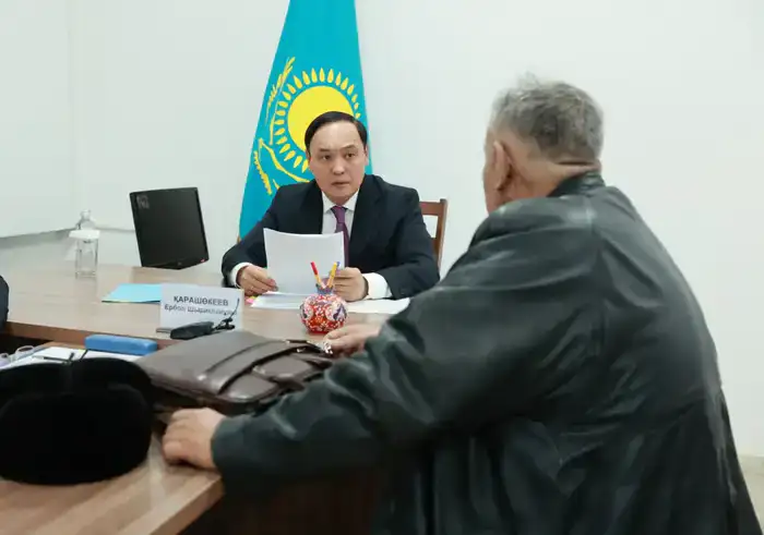 Ербол Карашукеев провел прием граждан (3)