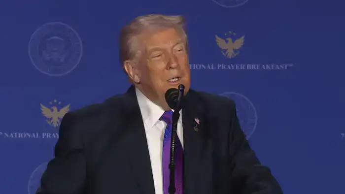 Президент США Дональд Трамп заявил, что после завершения военной операции против Ирана Соединенные Штаты переключатся на Кубу, намекая на возможные изменения в политике в отношении острова. Это заявление подчеркивает стратегический интерес администрации Т