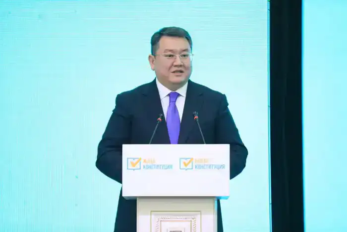 Встреча советника Президента с жителями Кобдинского района обсуждение политических реформ и референдума