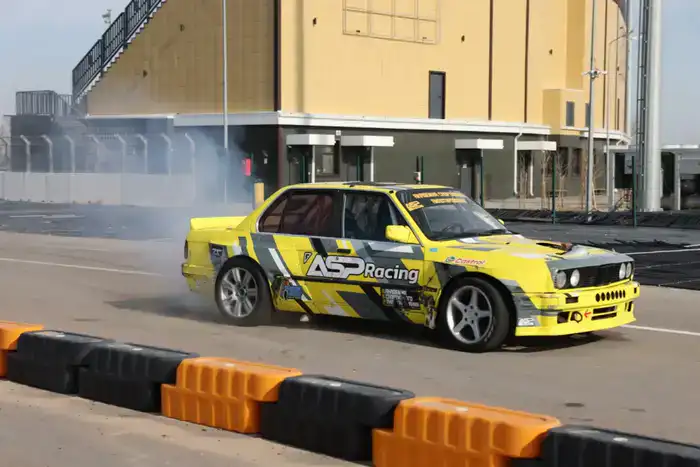 Весна, драйв и дрифт-шоу: В Конаеве победители соревнований приняли участие в голосовании (3)