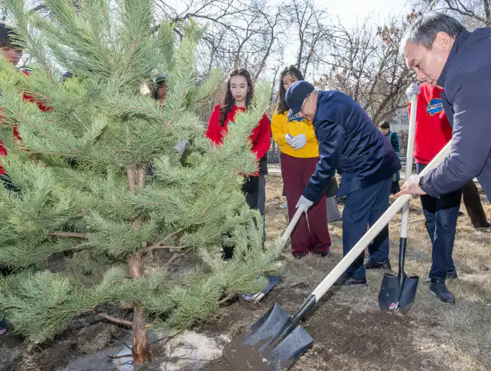 «Жаңару күні»: в Жетісу очистили родник и посадили тысячи деревьев (2)